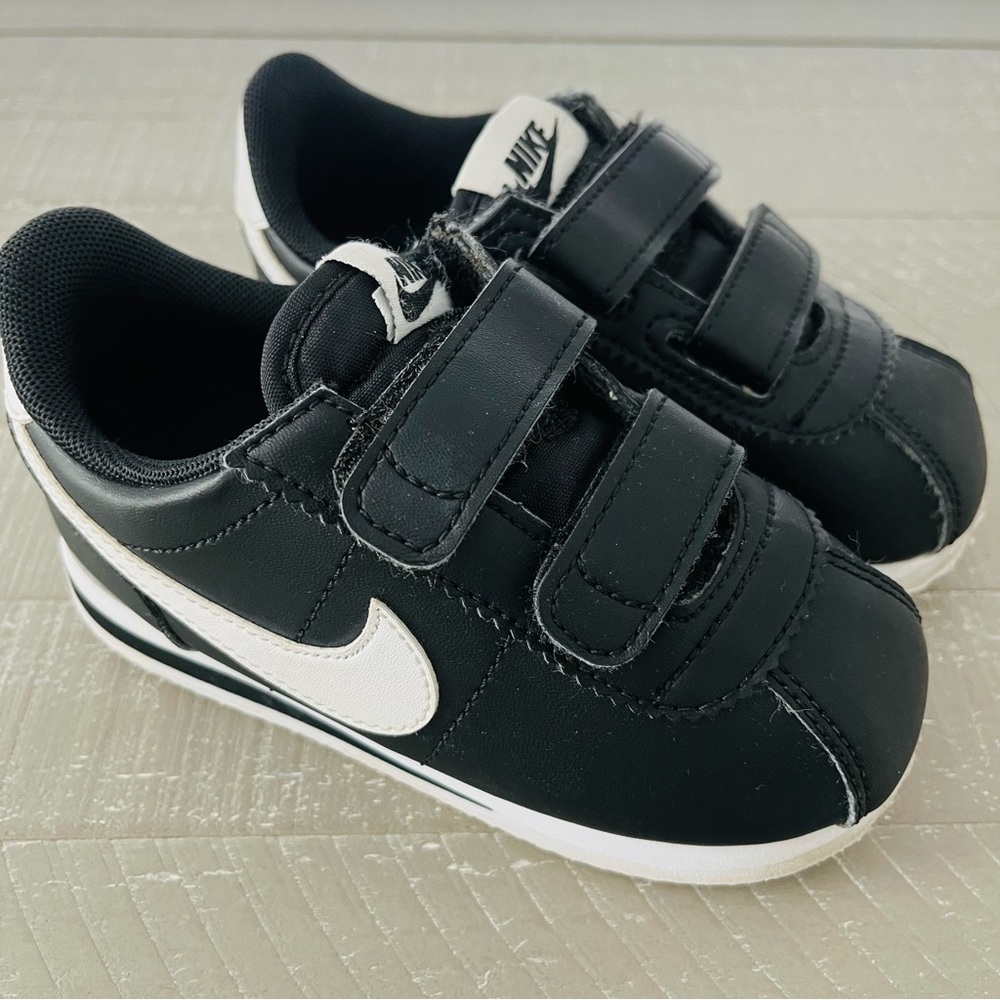 Nike kids black and white Cortez 8C